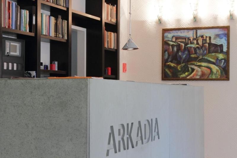 Готель Arkadia 4*